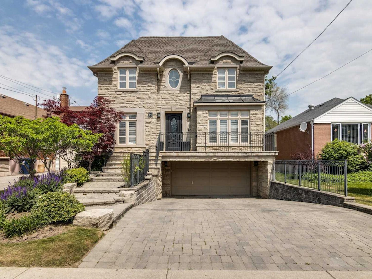 94 Mcallister Road, Toronto, ON, M3H 2N3