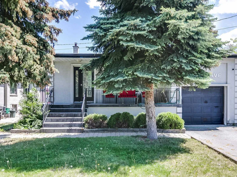 247 Acton Avenue, Toronto, ON, M3H 4H9