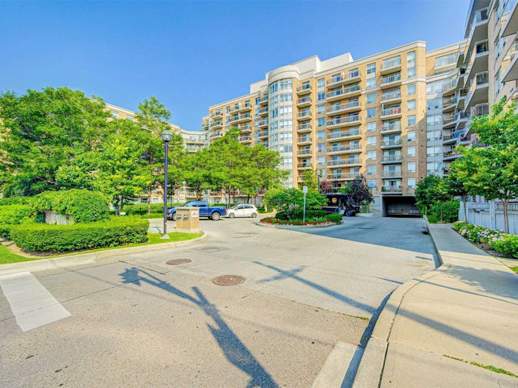 615-650 Lawrence Avenue W, Toronto, ON, M6A 3E8