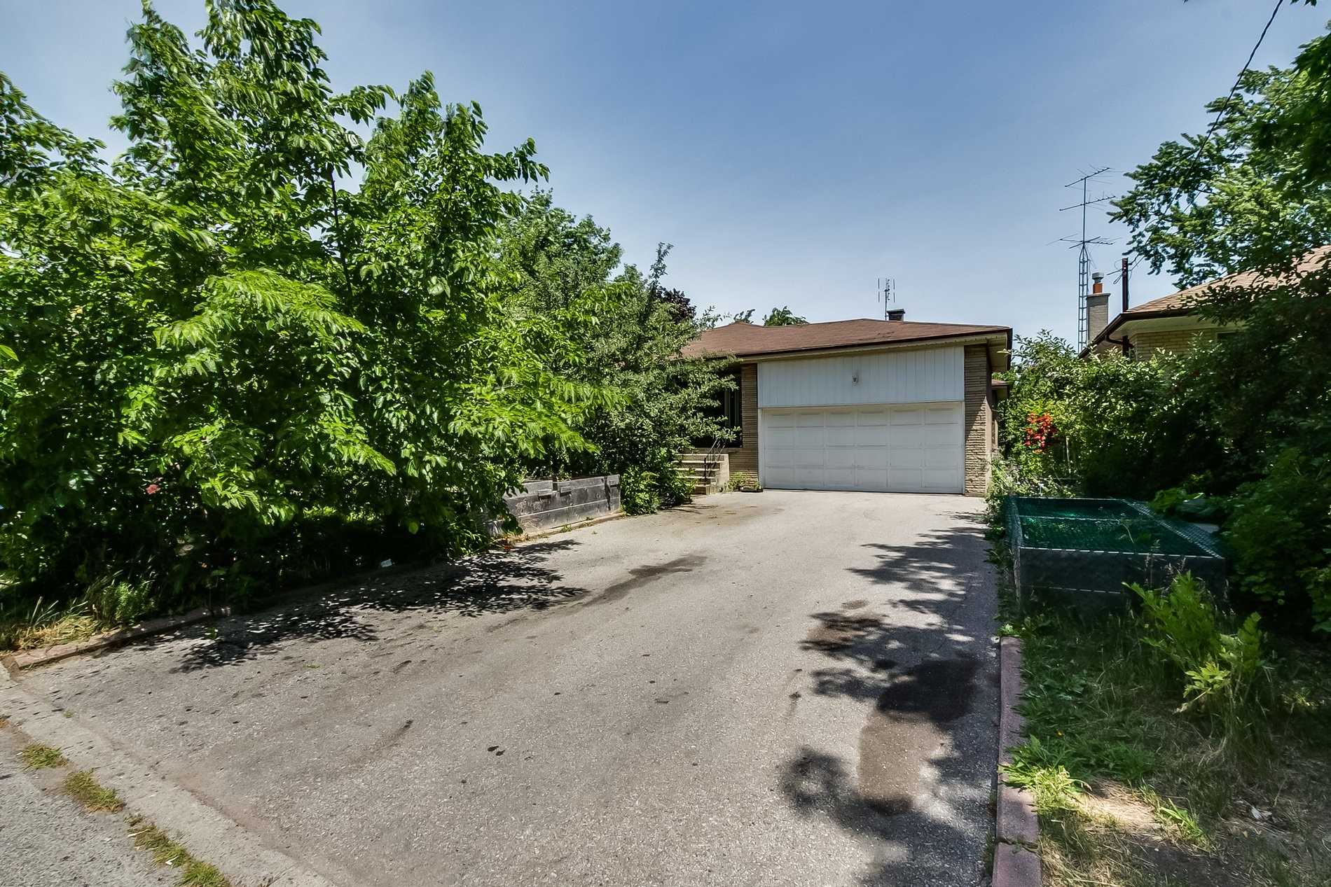 38 Cavotti Crescent, Toronto, ON, M3H 4V1