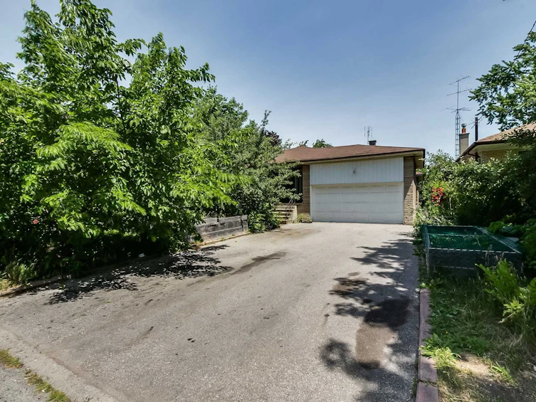 38 Cavotti Crescent, Toronto, ON, M3H 4V1