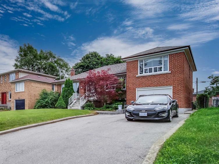 175 Brighton Avenue, Toronto, ON, M3H 4E3