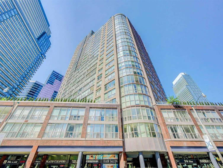 215-24 Wellesley Street W, Toronto, ON, M4Y 2X6
