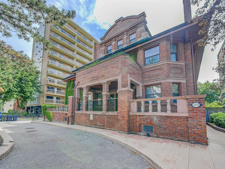 202-212 St George Street, Toronto, ON, M5R 2N5