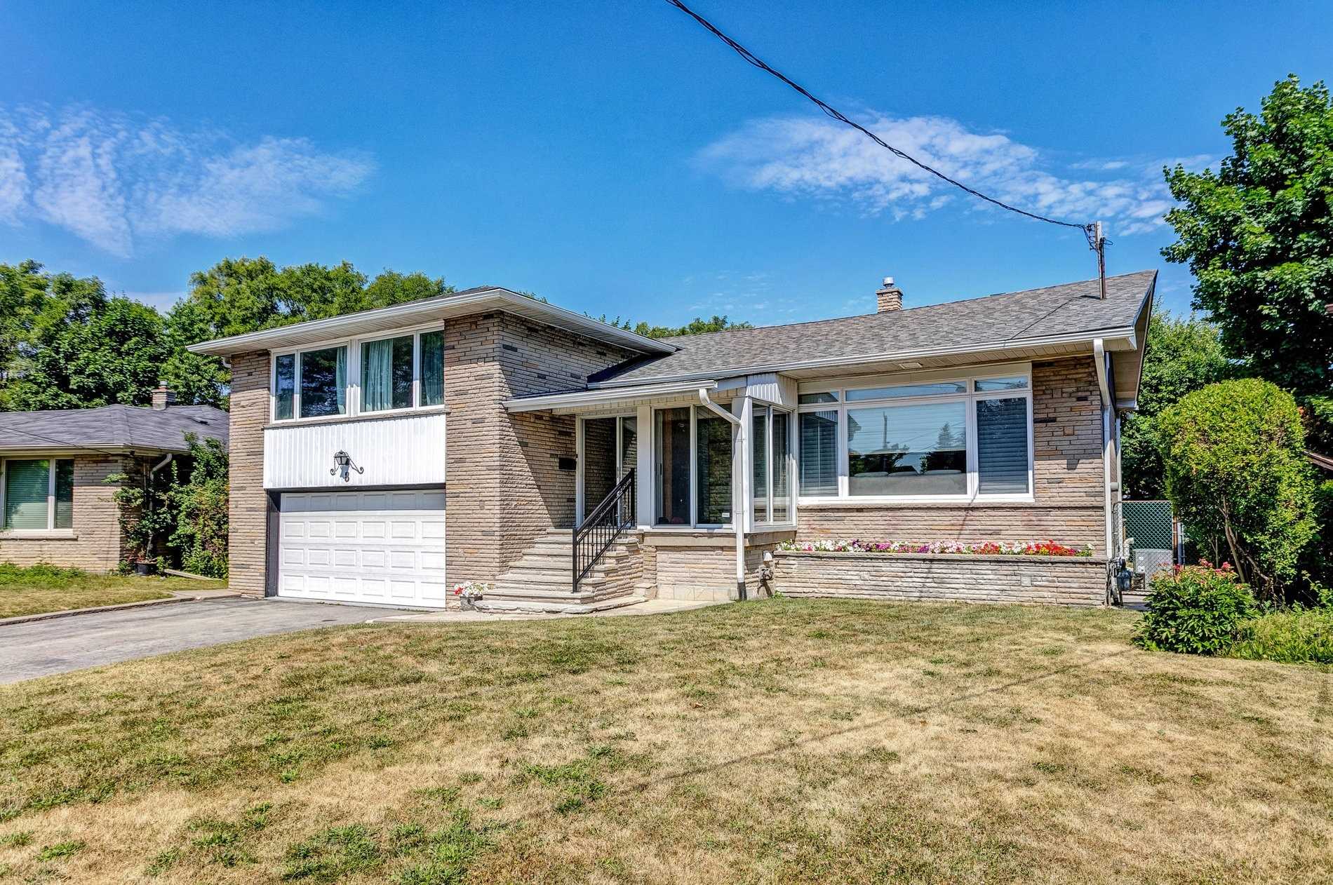 8 Delia Court, Toronto, ON, M3H 3G8