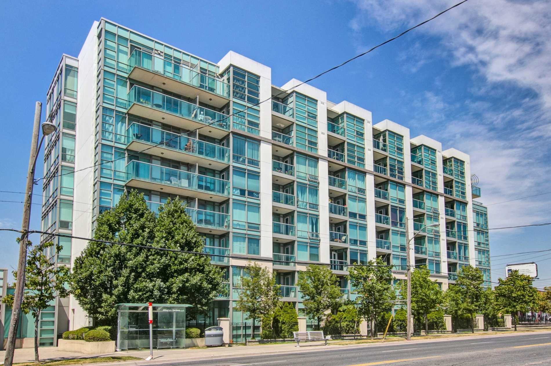 702-3840 Bathurst Street, Toronto, ON, M3H 6C6