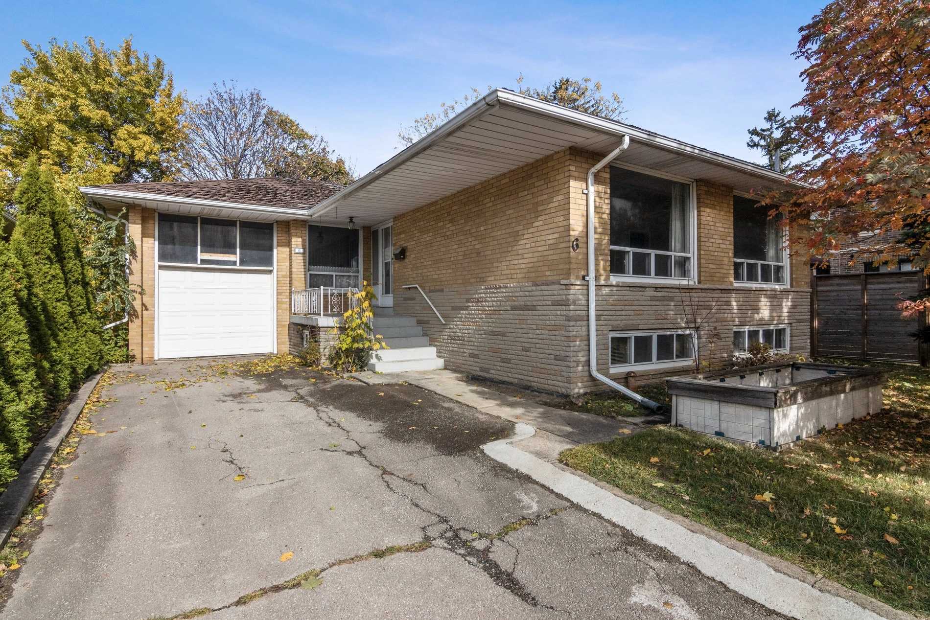 6 Baintree Court, Toronto, ON, M3H 3X7