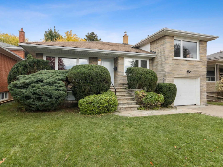 119 Collinson Boulevard, Toronto, ON, M3H 3C6
