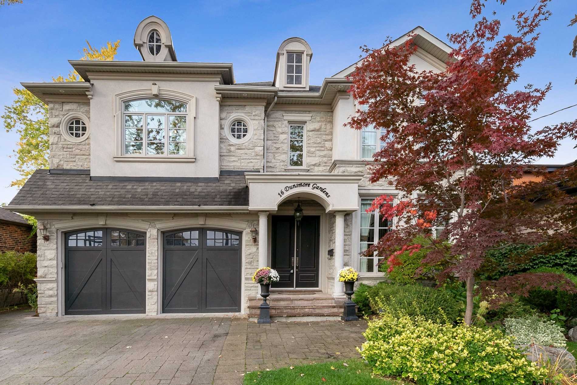 16 Dunsmore Gardens, Toronto, ON, M3H 3M2