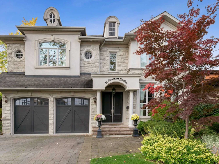 16 Dunsmore Gardens, Toronto, ON, M3H 3M2