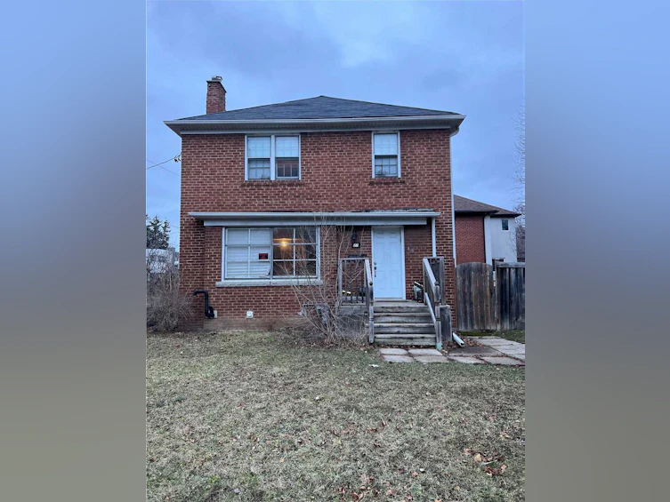 27 Westgate Boulevard, Toronto, ON, M3H 1N8