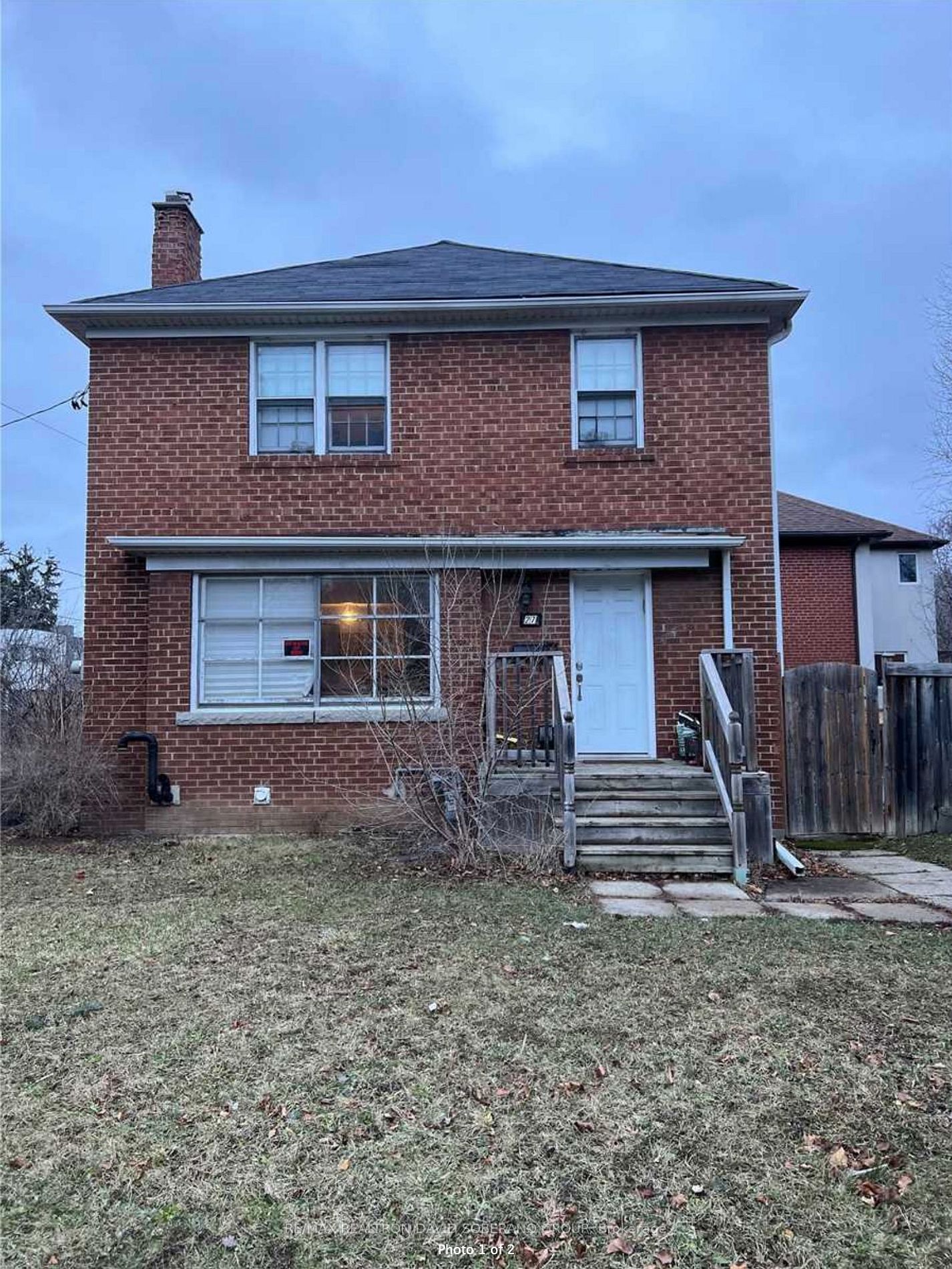 27 Westgate Boulevard, Toronto, ON, M3H 1N8