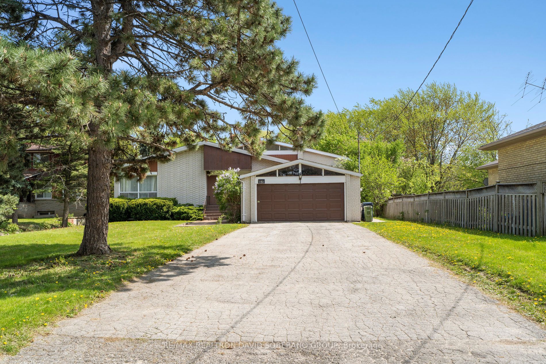 151 Clanton Park Road, Toronto, ON, M3H 2E6