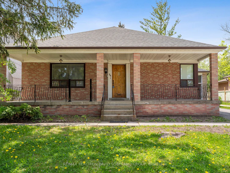 24 Dunsmore Gardens, Toronto, ON, M3H 3M2