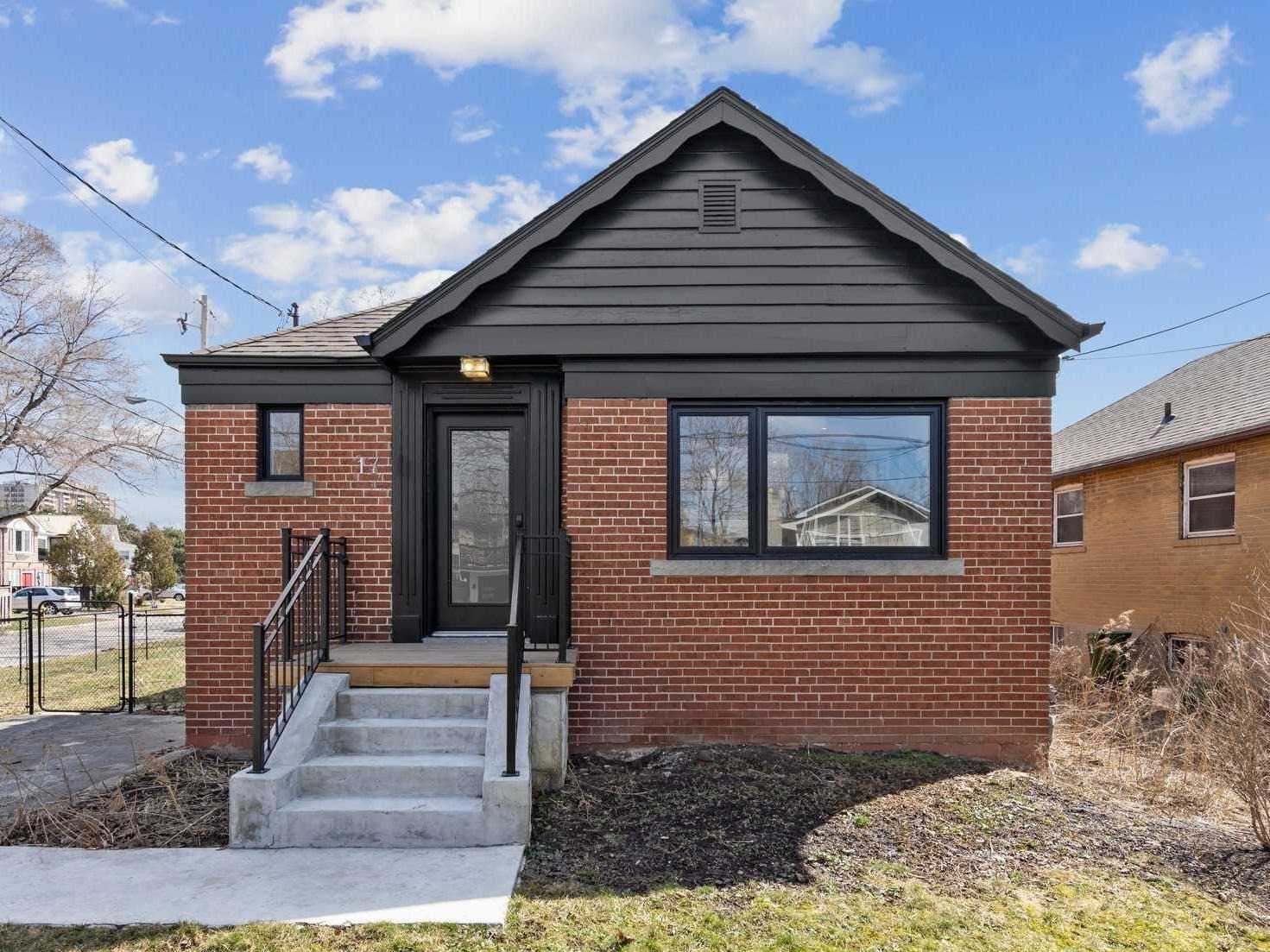 17 Cadillac Avenue, Toronto, ON, M3H 1S1