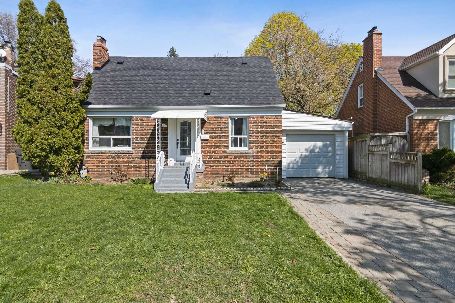 95 Collinson Boulevard, Toronto, ON, M3H 3C2