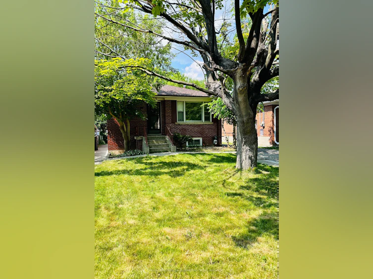 16 Alexis Boulevard, Toronto, ON, M3H 2P3