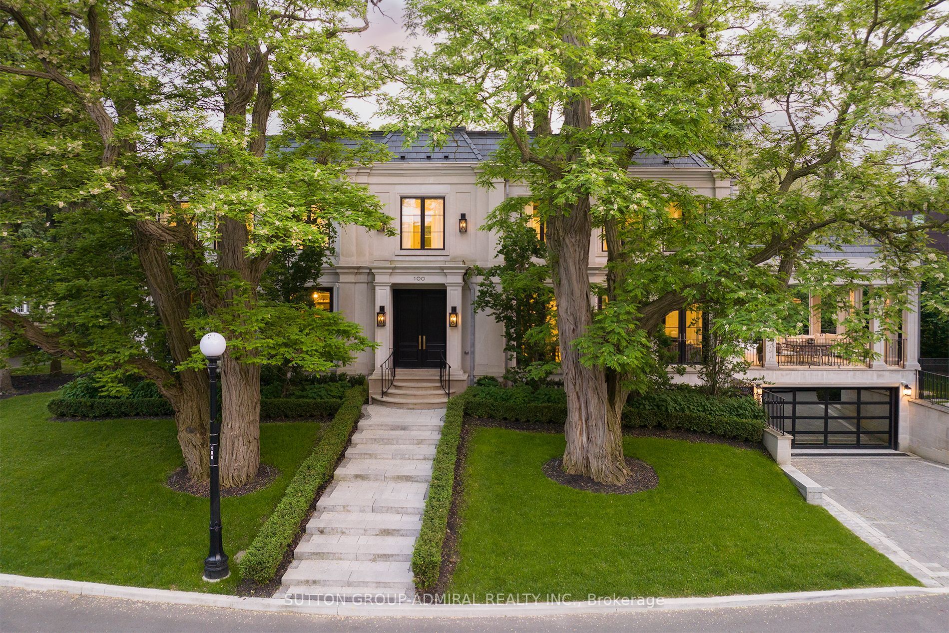 100 Ardwold Gate, Toronto, ON, M5R 2W2