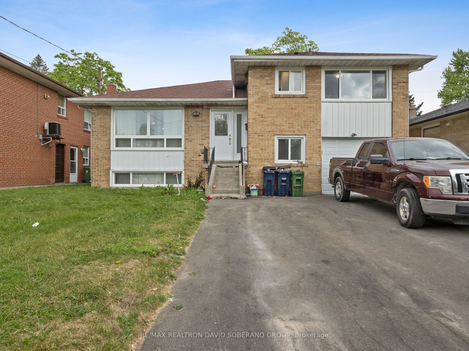 174 Pannahill Road, Toronto, ON, M3H 4N7