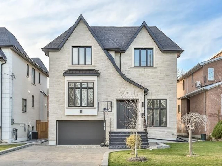 136 Almore Avenue N, Toronto, ON, M3H 2H8
