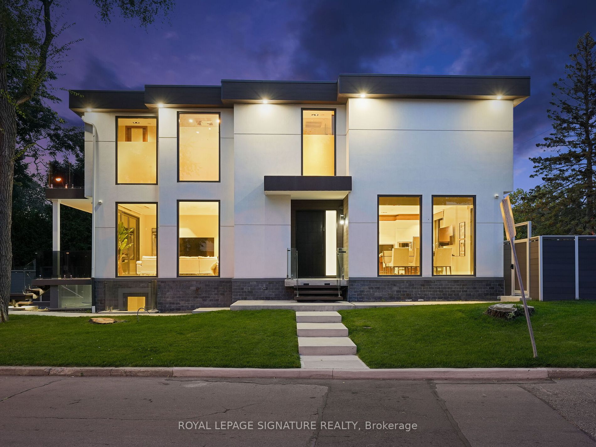 28 Kirkland Boulevard, Toronto, ON, M6A 1E7