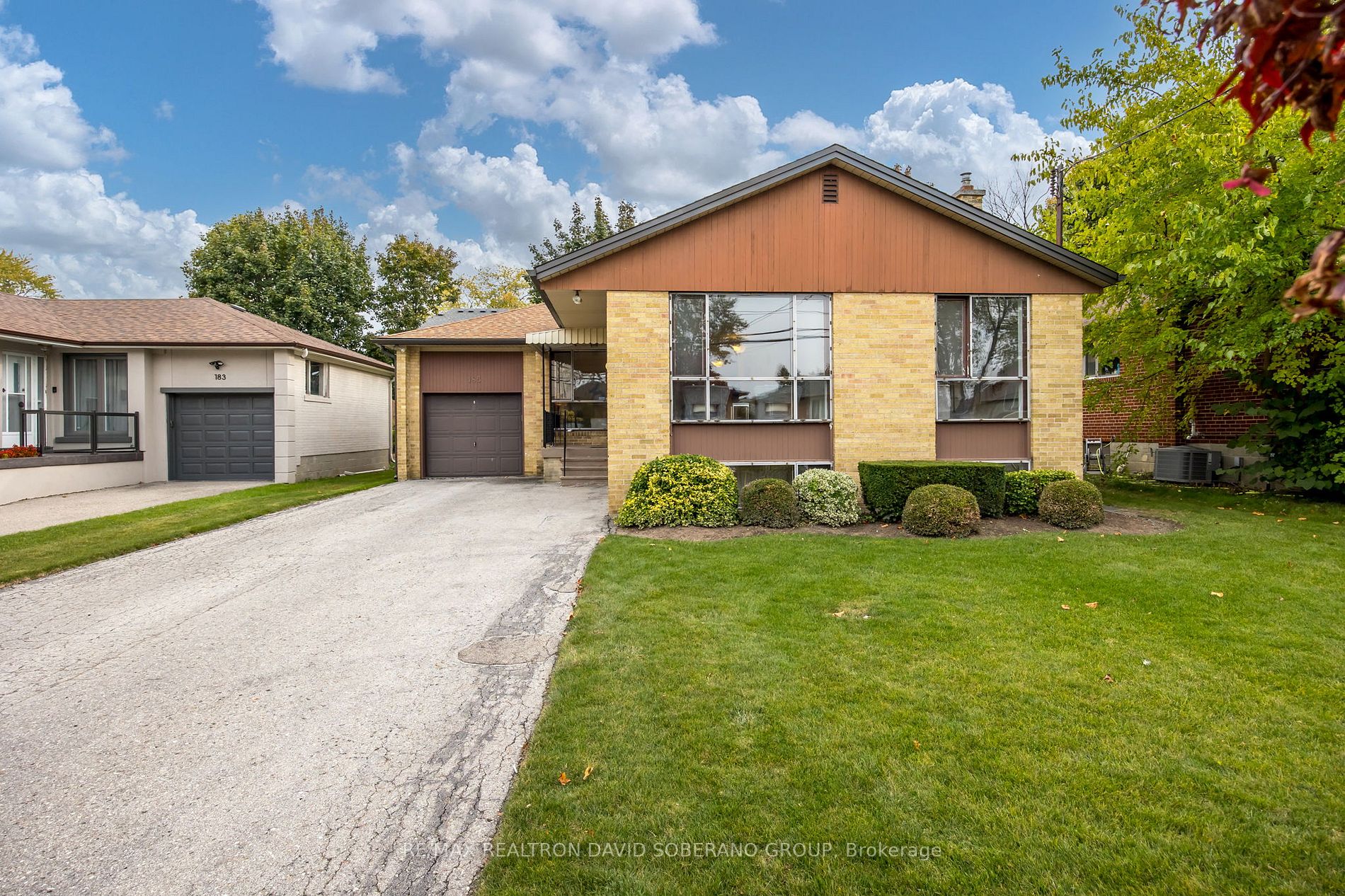 185 Acton Avenue, Toronto, ON, M3H 4H6