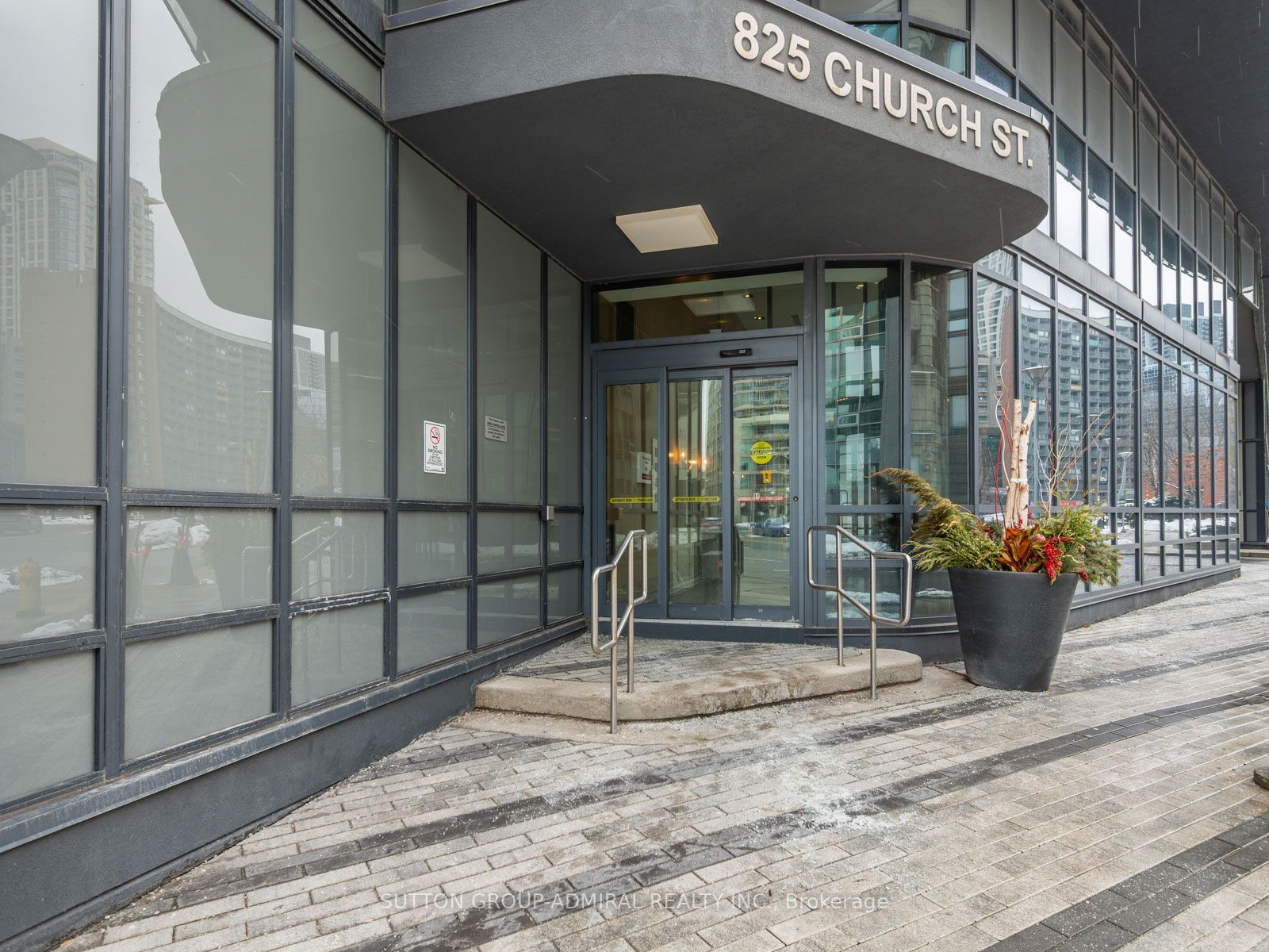 301-825 Church Street, Toronto, ON, M4W 3Z4