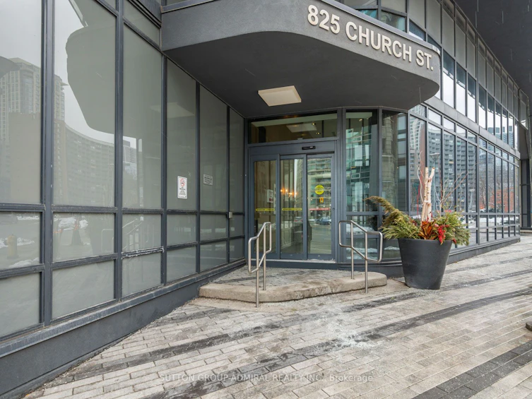 301-825 Church Street, Toronto, ON, M4W 3Z4