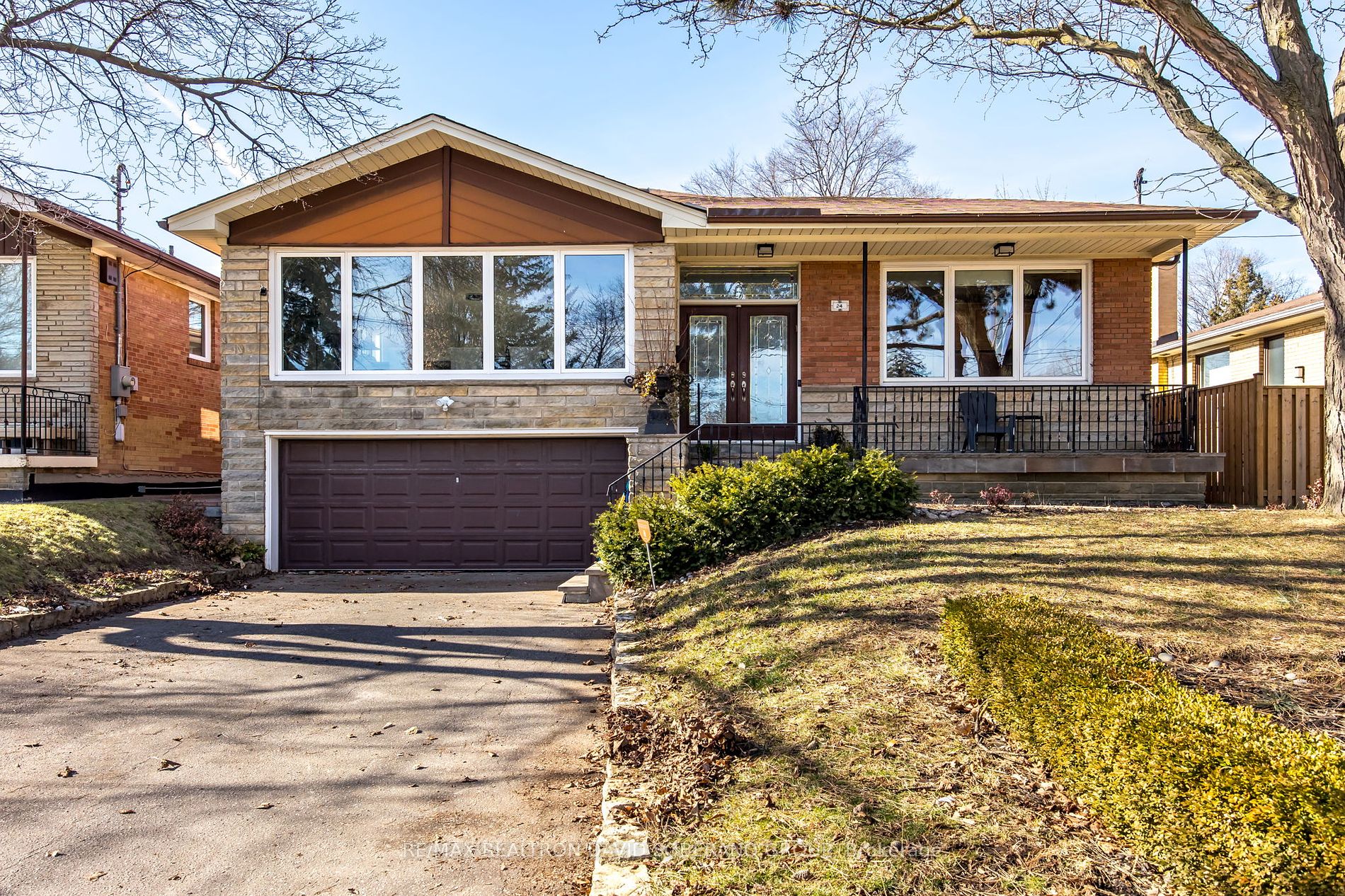 24 Cedar Springs Grve, Toronto, ON, M3H 5L2