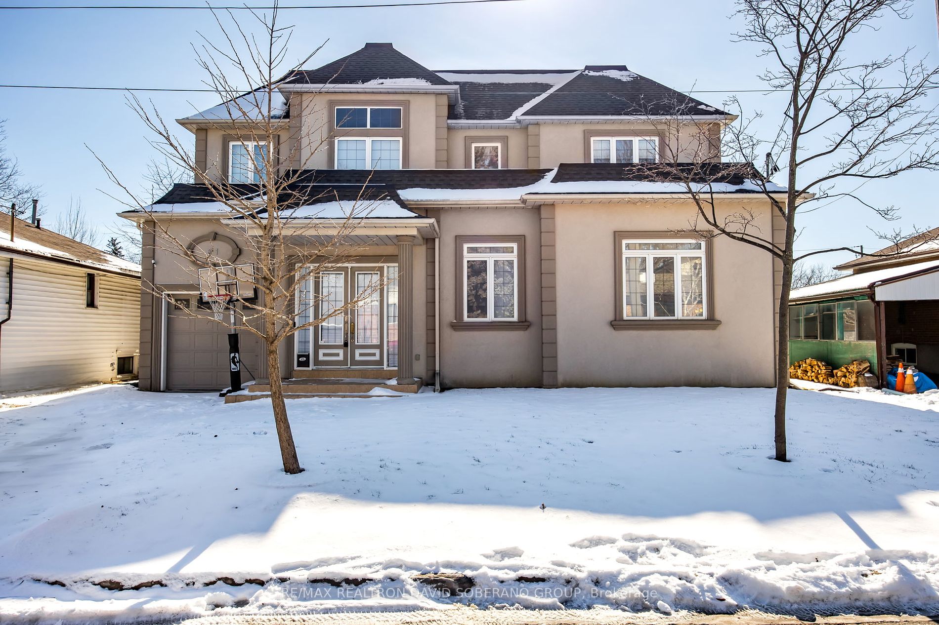 61 Verwood Avenue, Toronto, ON, M3H 2K8