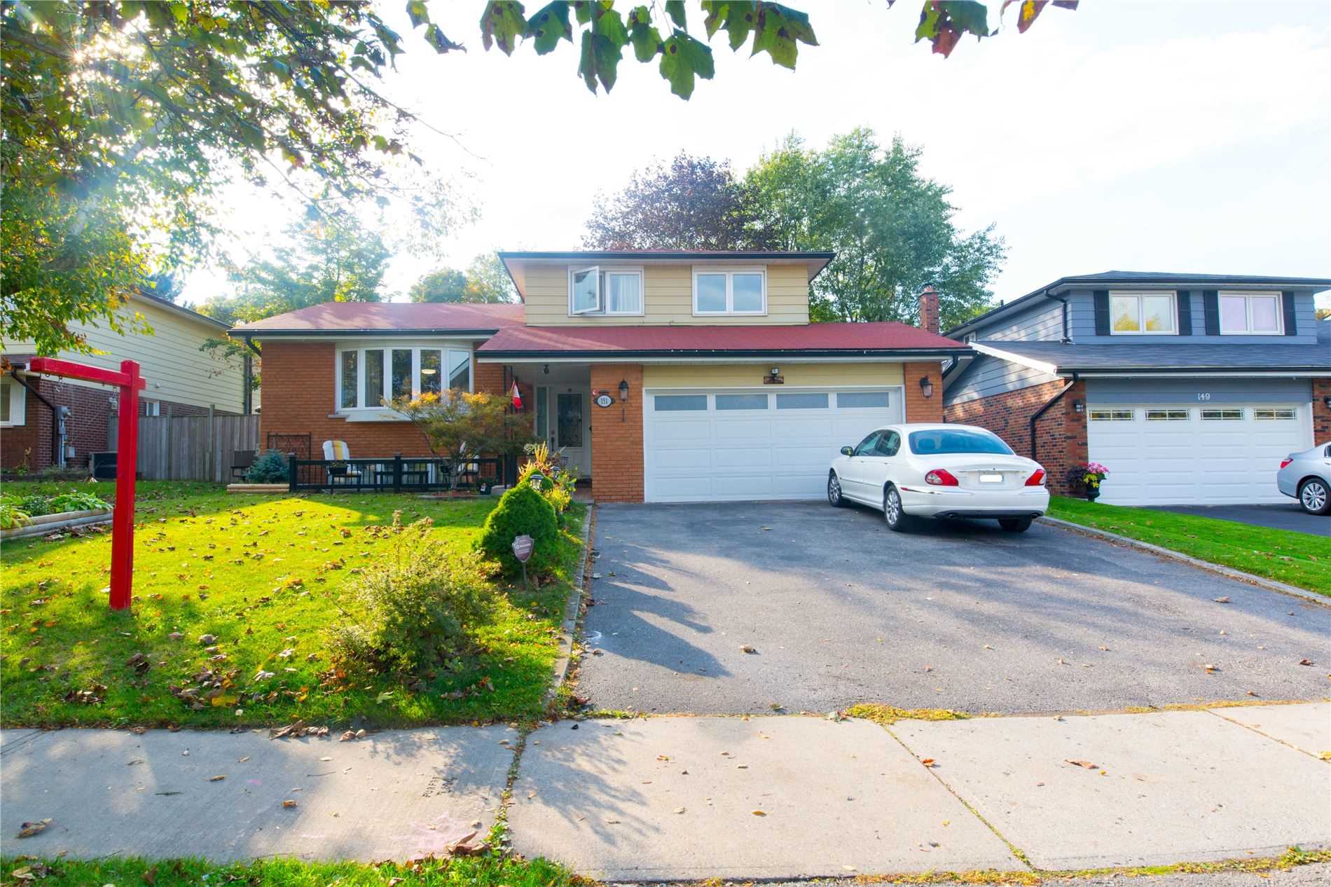 151 Weir Cres  