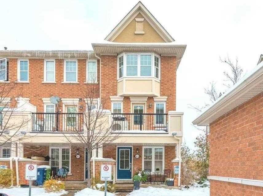 10-30 Mendelssohn St  