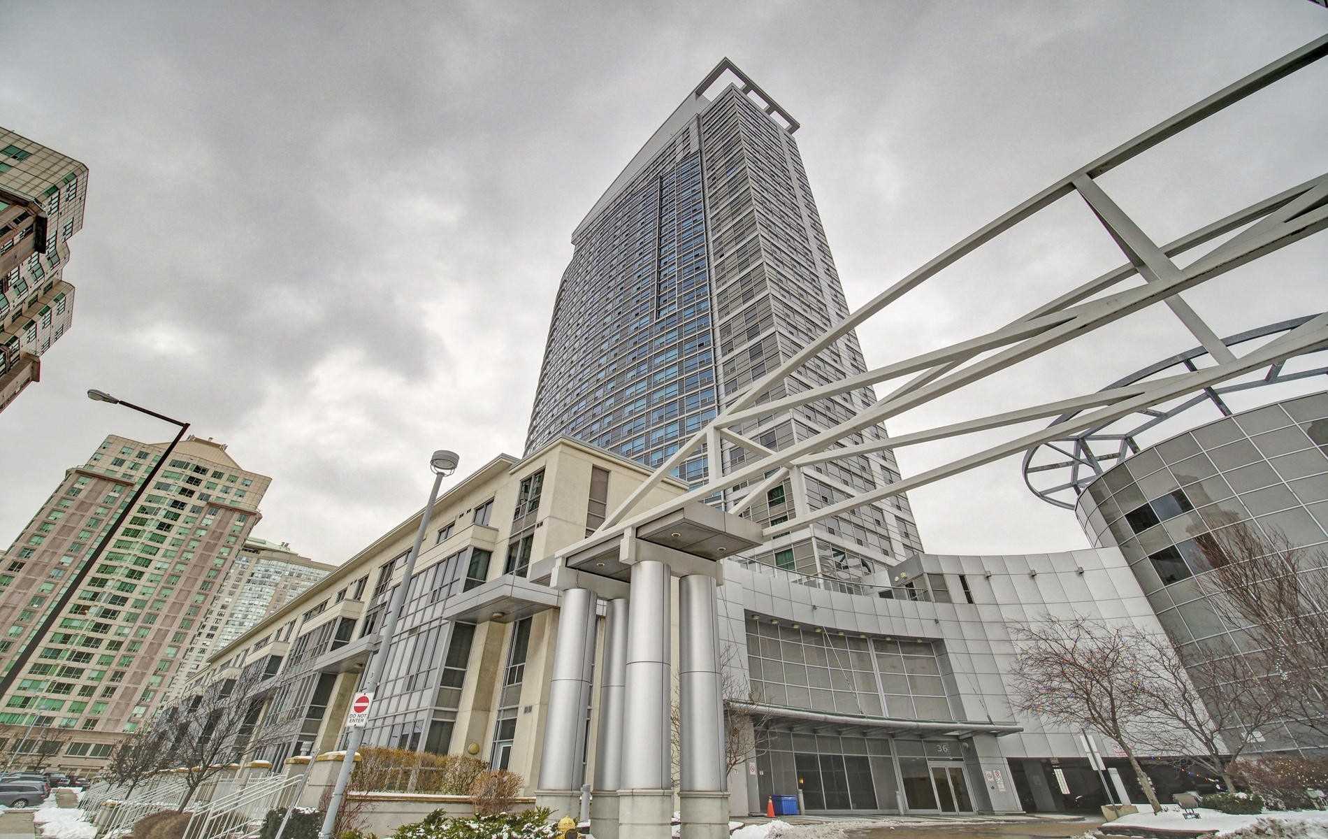 2909-36 Lee Centre Dr  