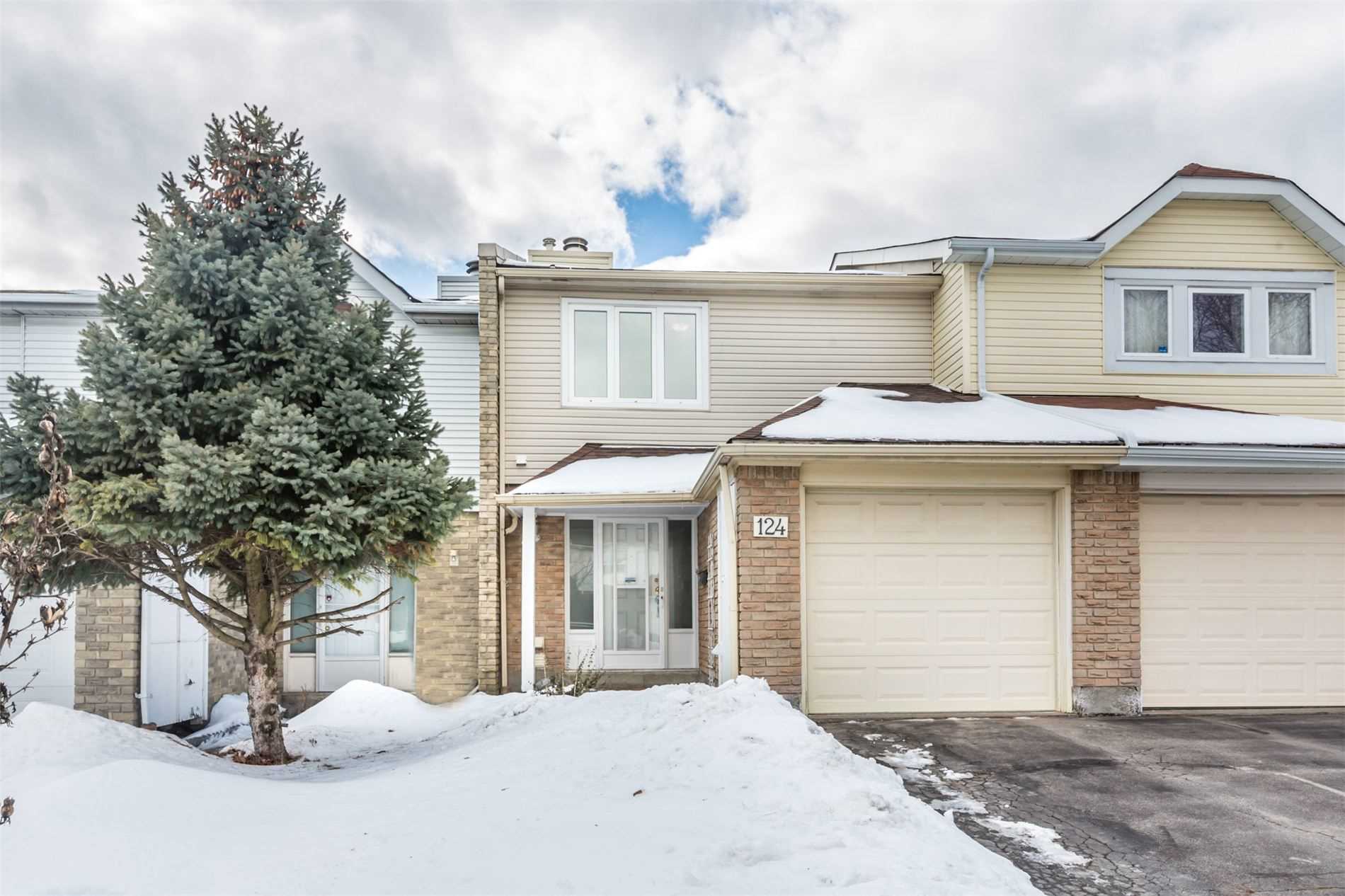 124 Hawkshead Cres  