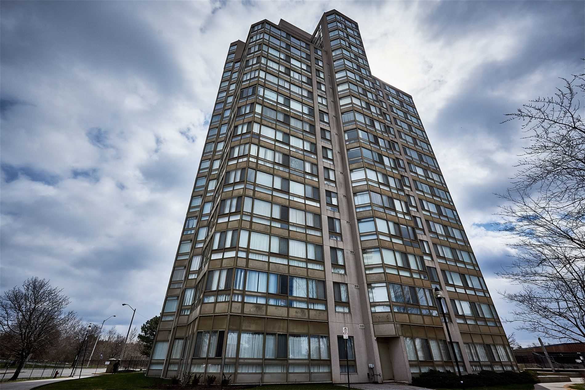 608-3233A Eglinton Ave  