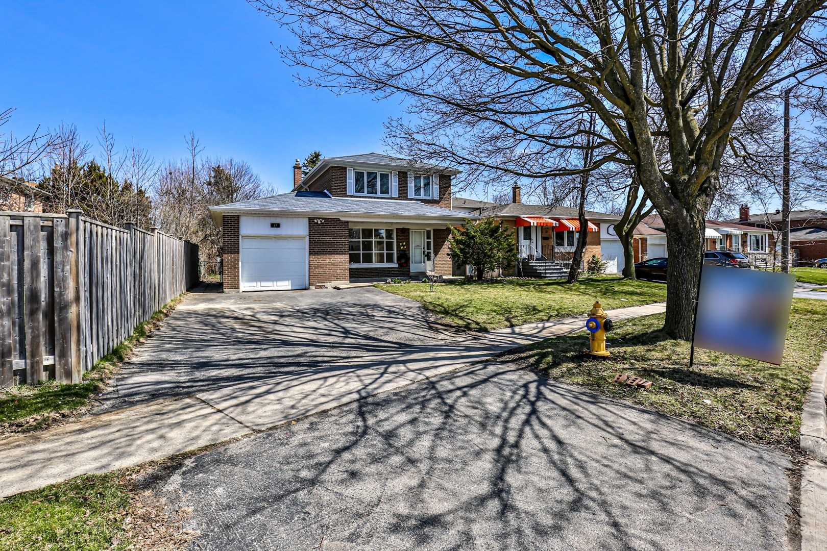 27 Hookwood Dr  