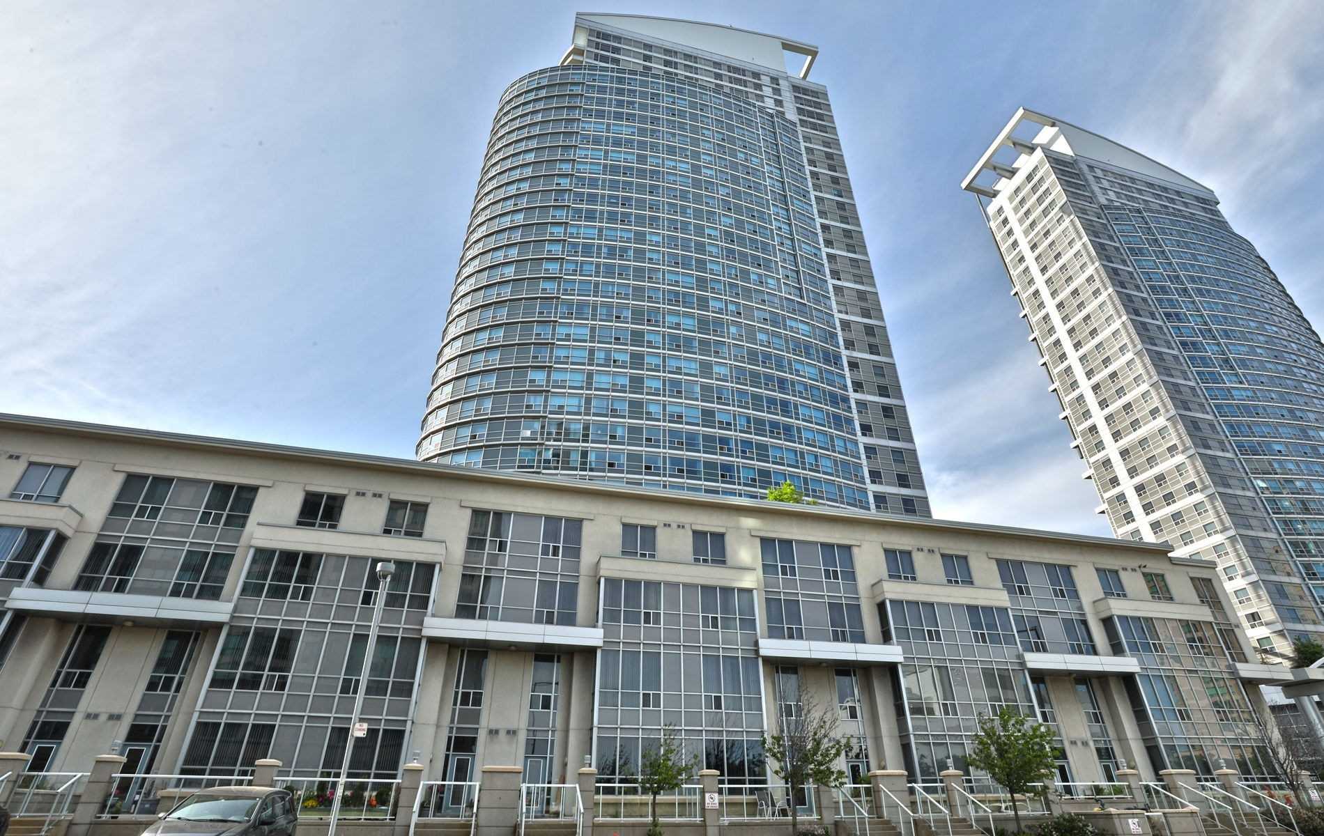 706-36 Lee Centre Dr  