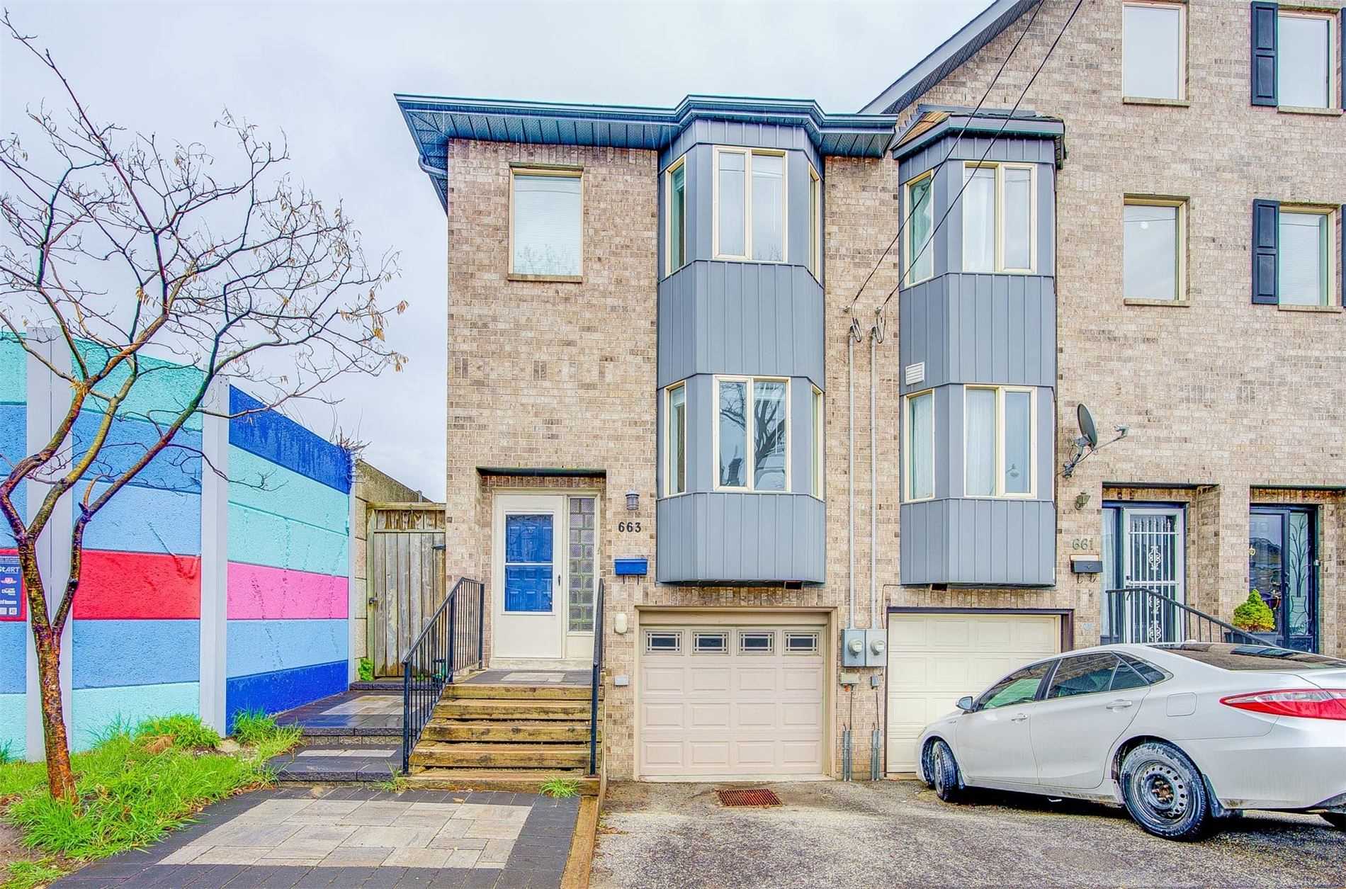 663 Coxwell Avenue, Toronto, ON, M4C 5S3