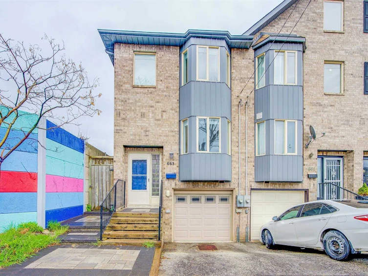 663 Coxwell Avenue, Toronto, ON, M4C 5S3
