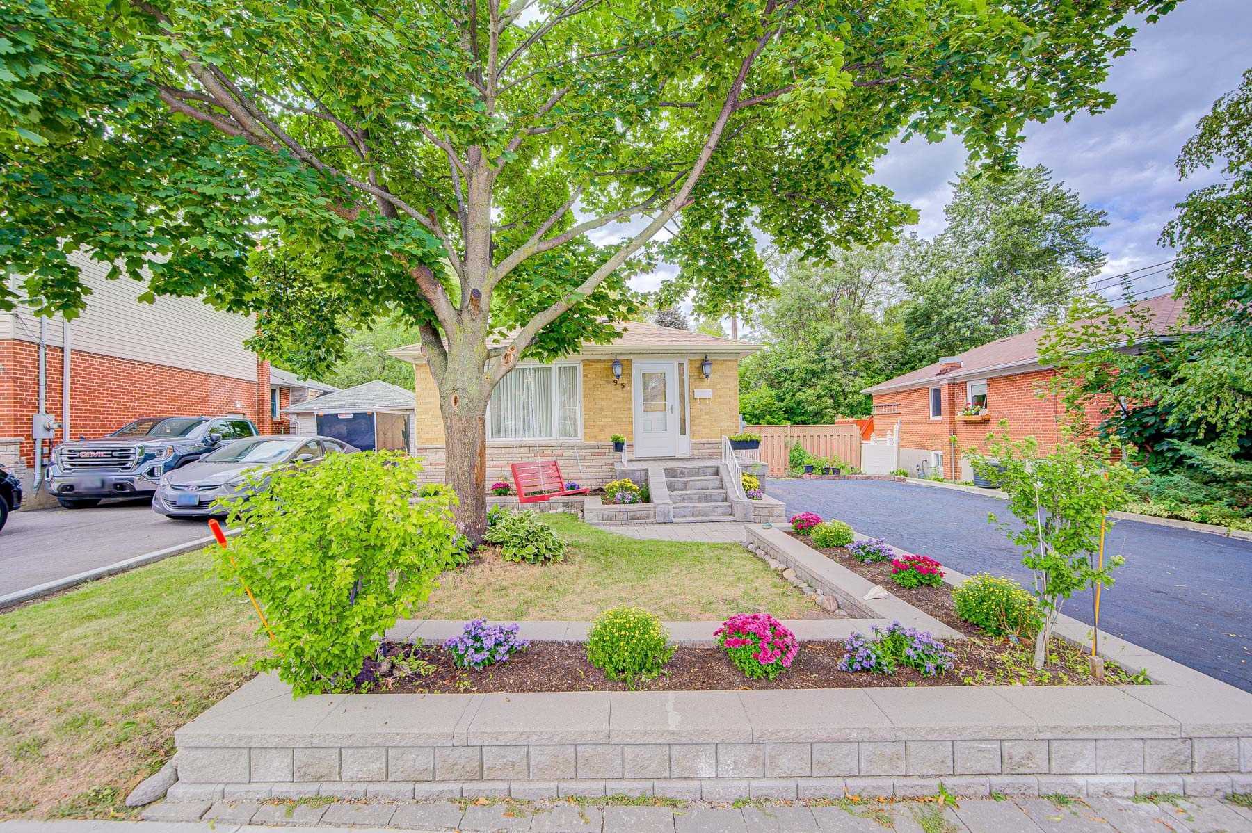 95 Mossbank Drive, Toronto, ON, M1G 2C4