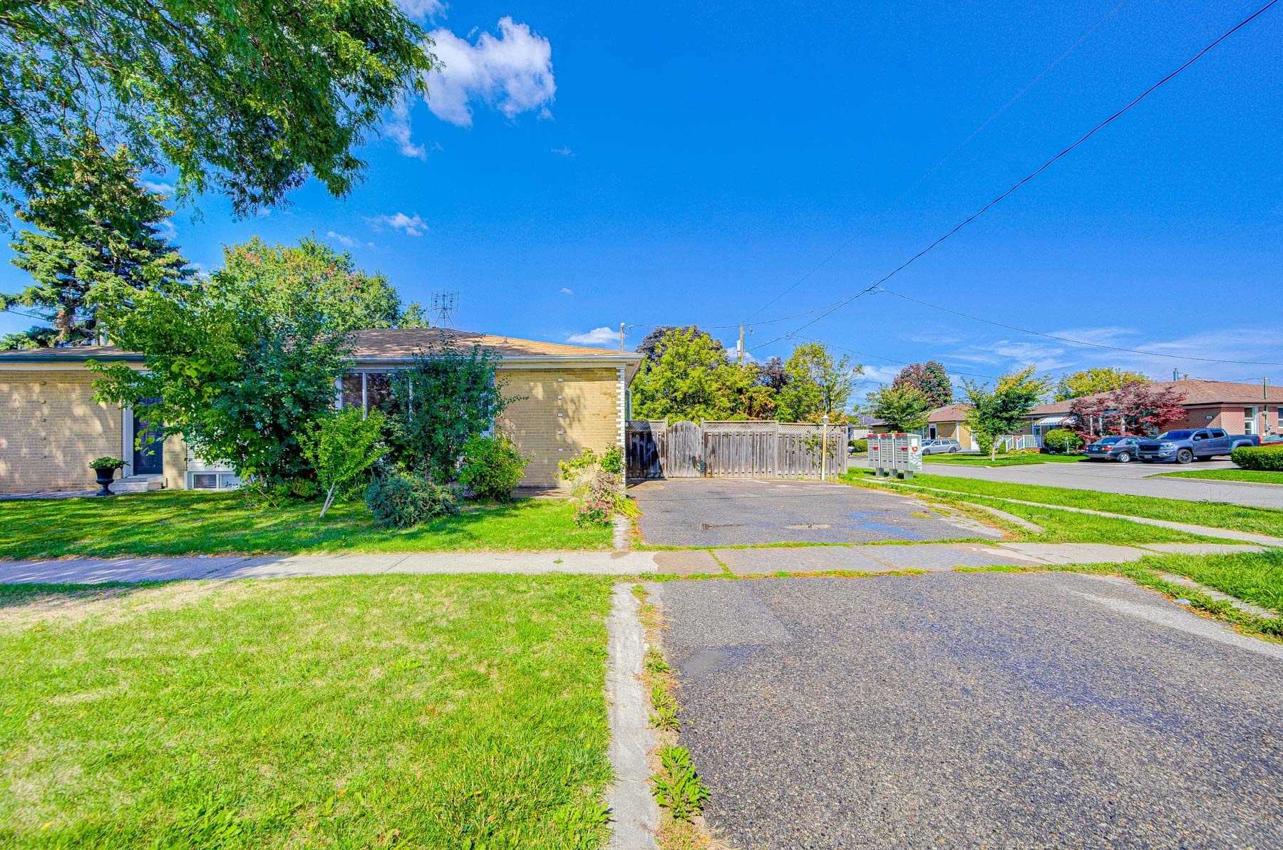 359 Dovedale Drive, Whitby, ON, L1N 1Z8