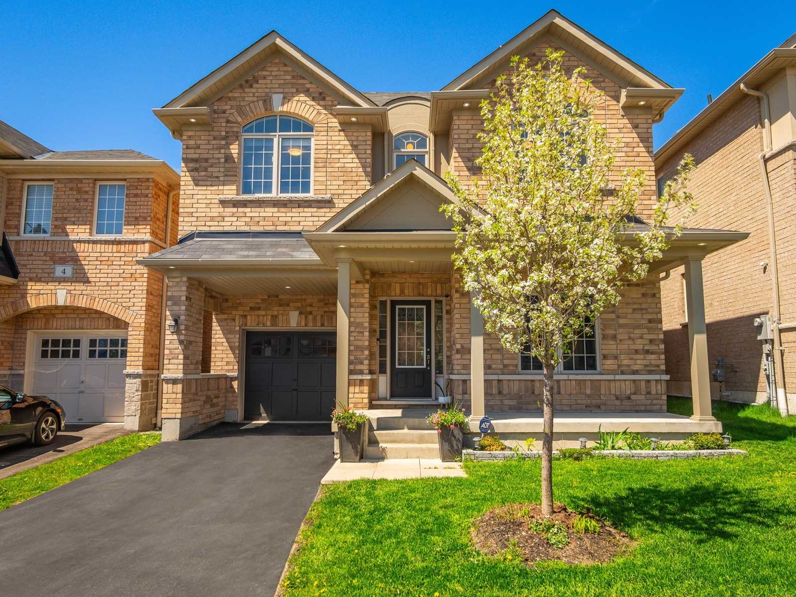6 Malthouse Crescent, Ajax, ON, L1Z 0S1