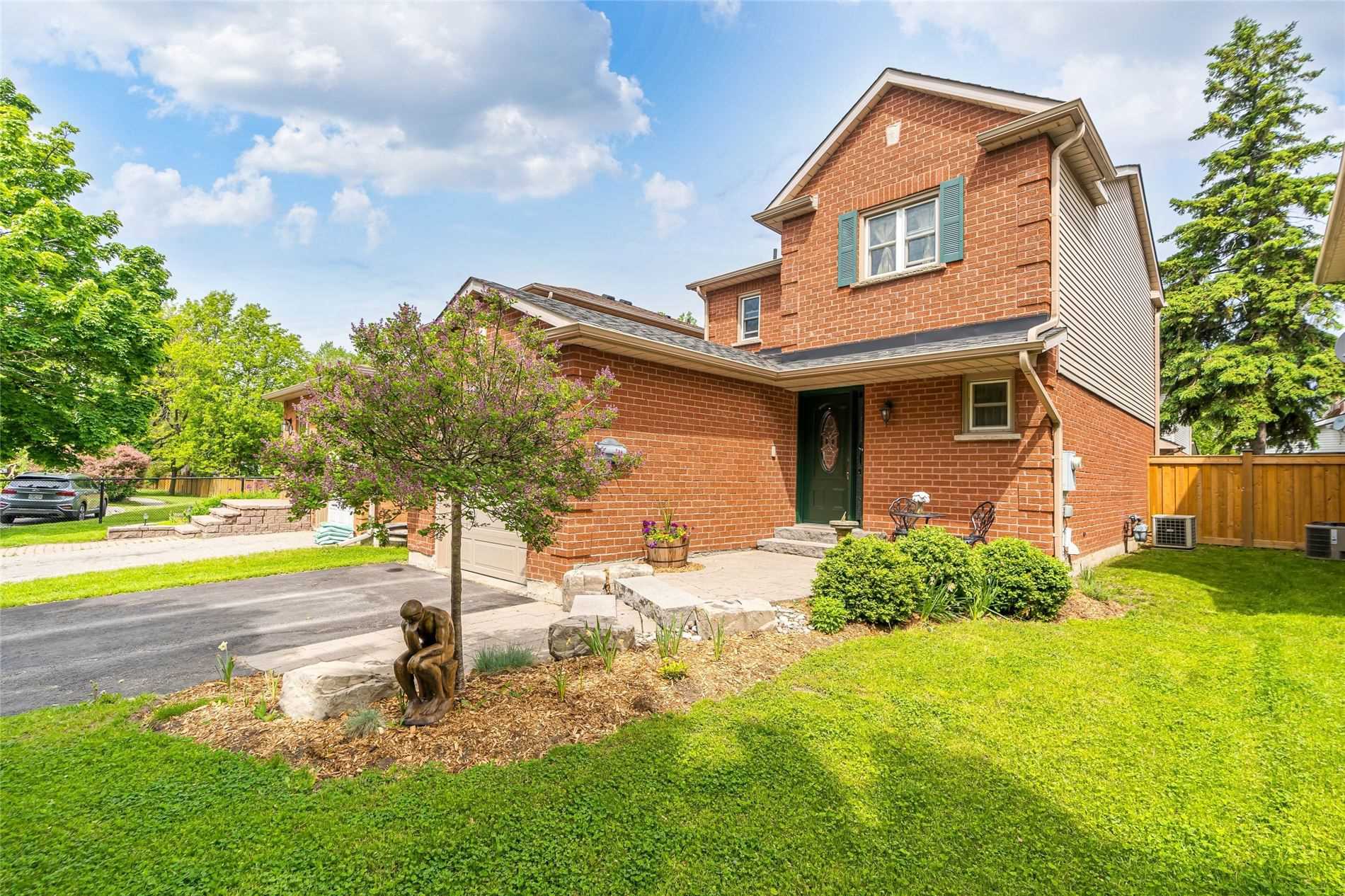 24 Houghton Court, Whitby, ON, L1N 8Z6