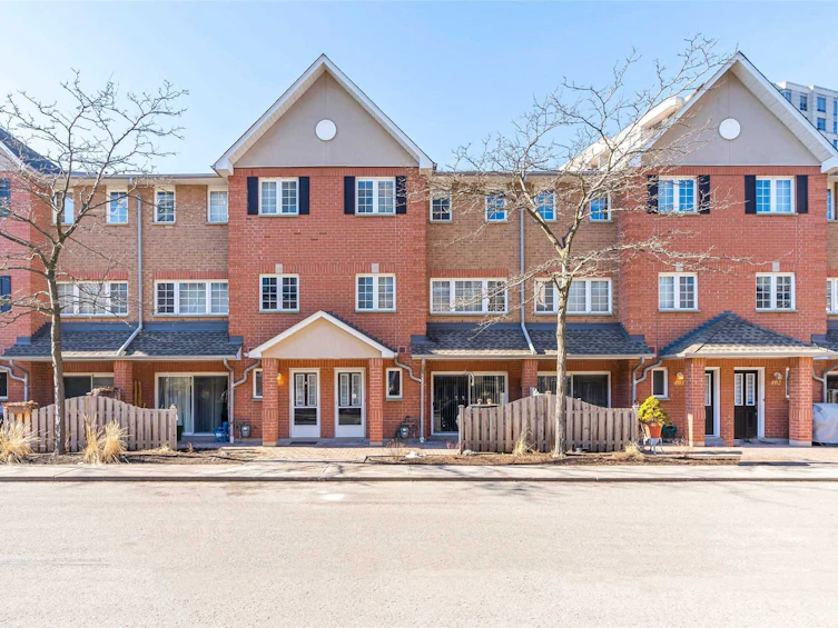 404-1400 The Esplanade N, Pickering, ON, L1V 6V4