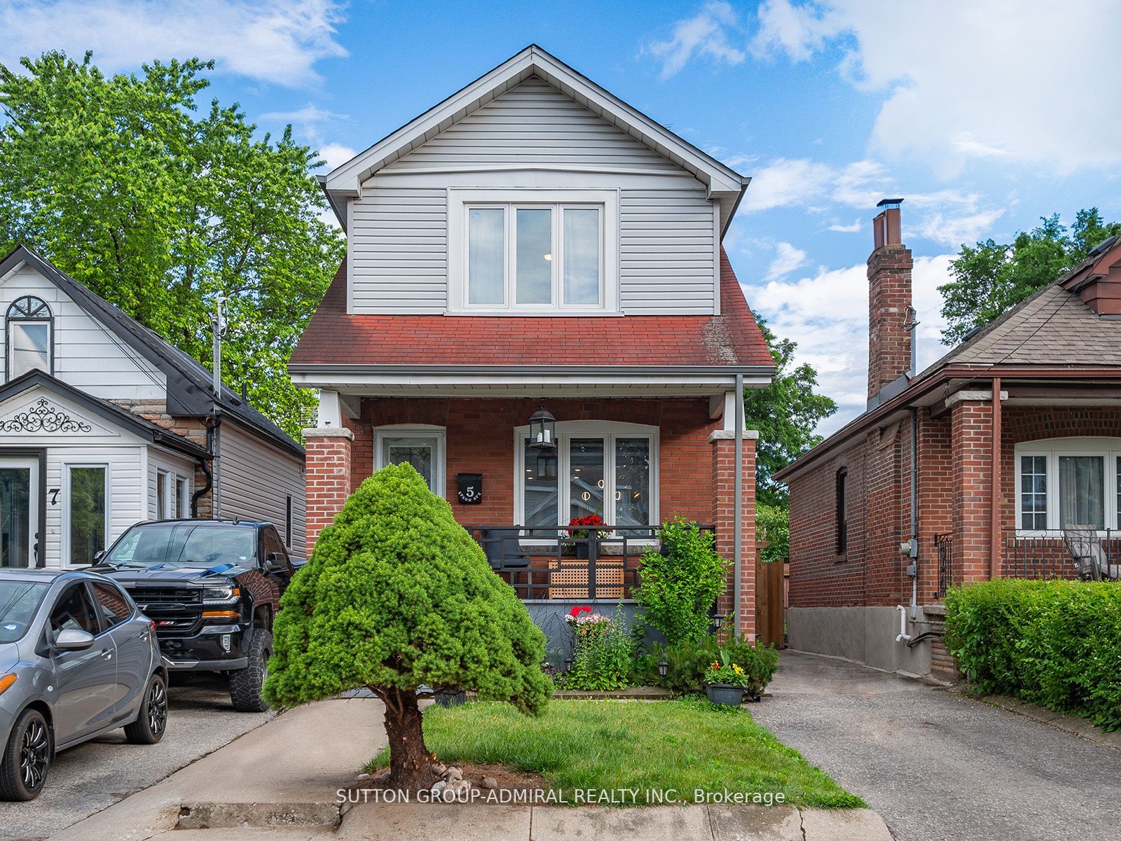 5 Epsom Avenue, Toronto, ON, M4C 2A5