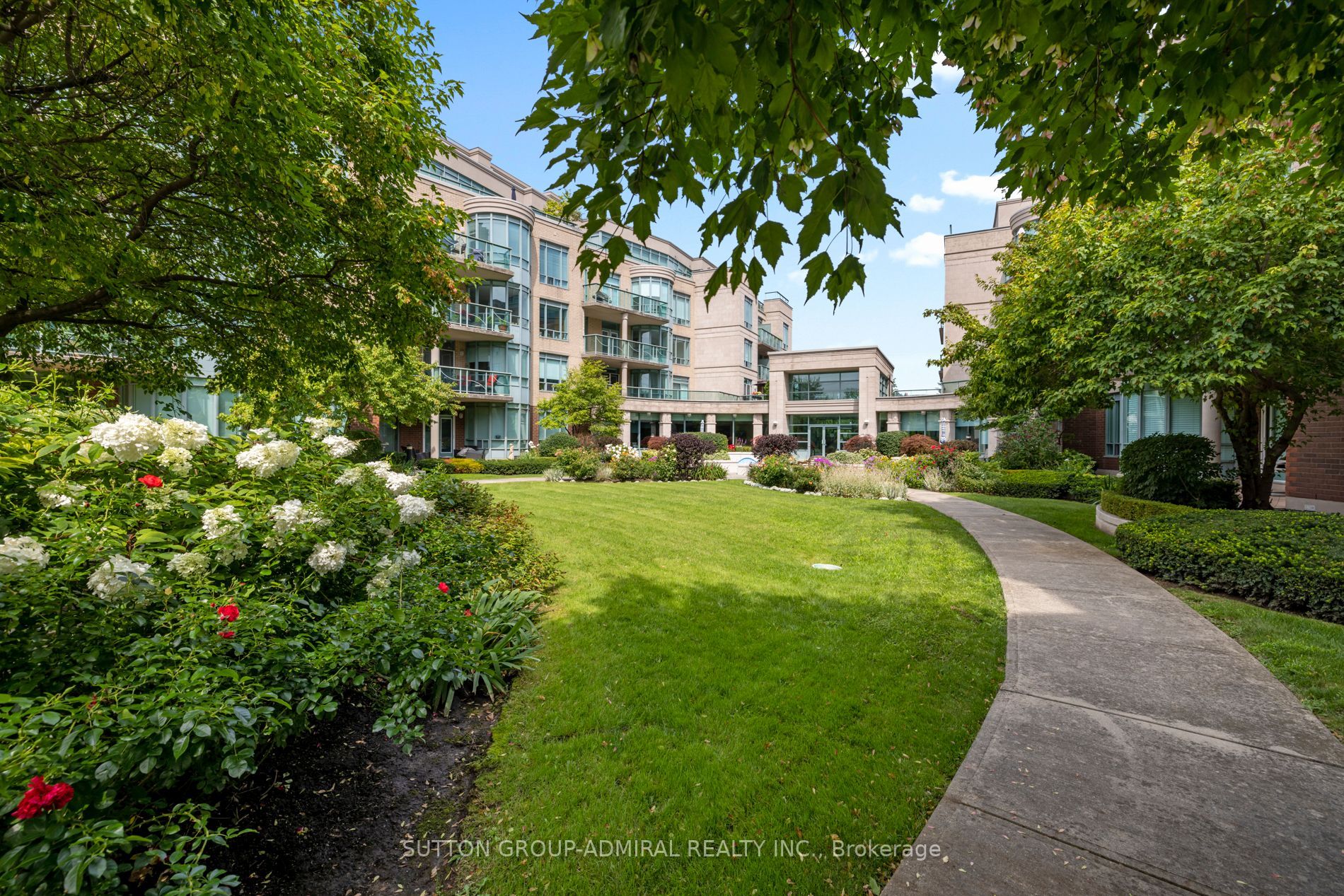 111-9 Boardwalk Drive, Toronto, ON, M4L 6T1
