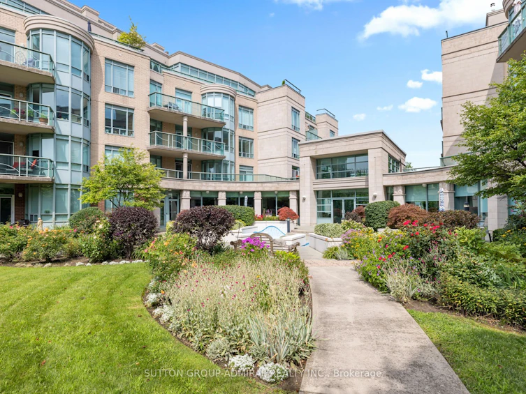 111-9 Boardwalk Drive, Toronto, ON, M4L 6T1
