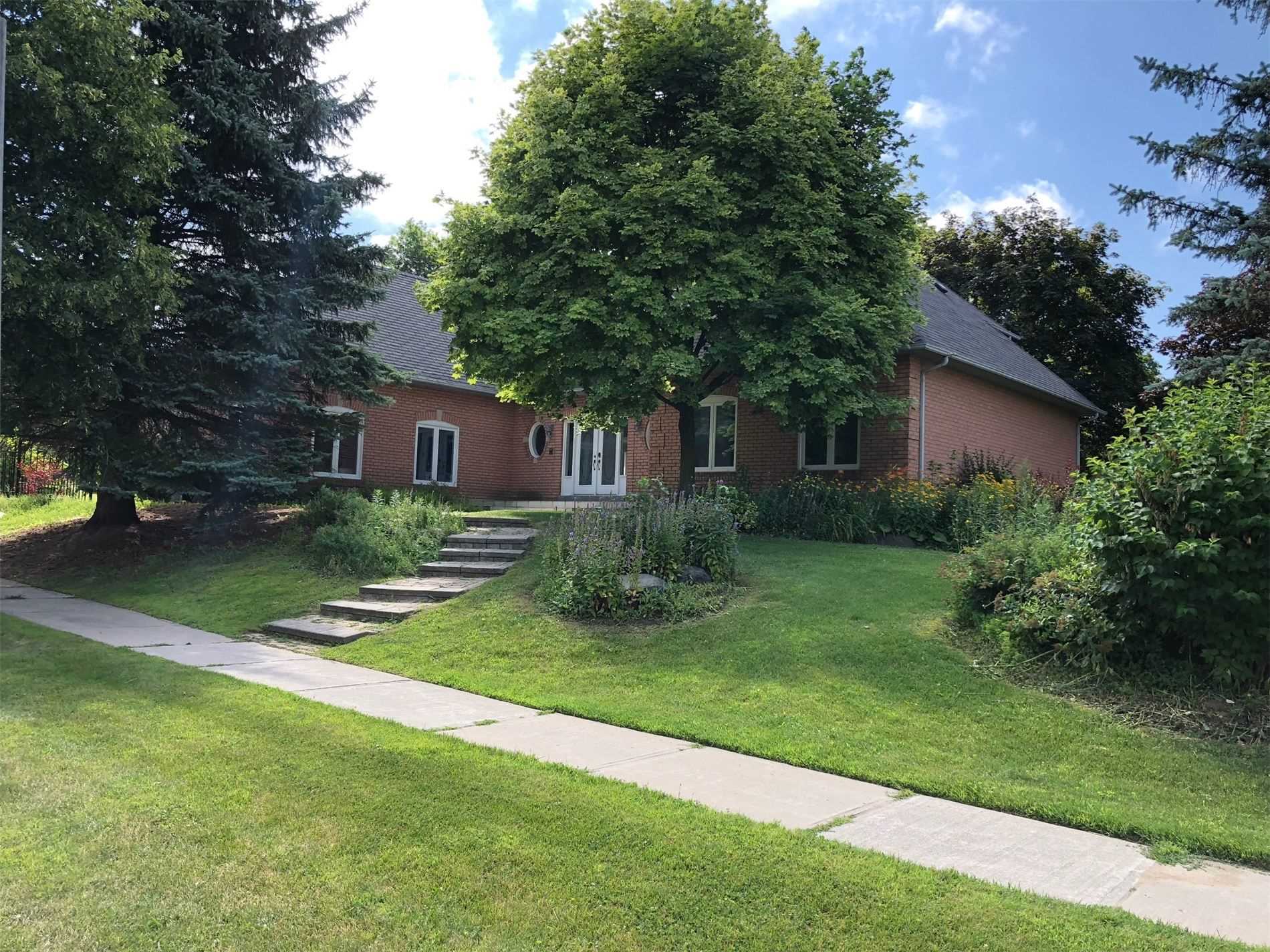 203 Willow Farm Ln  