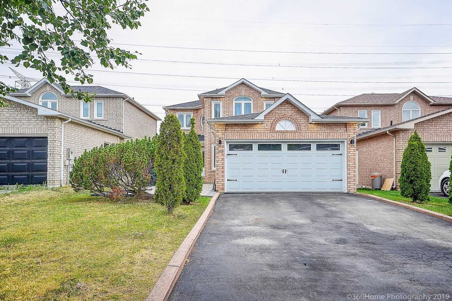 102 Hammerstone Cres  