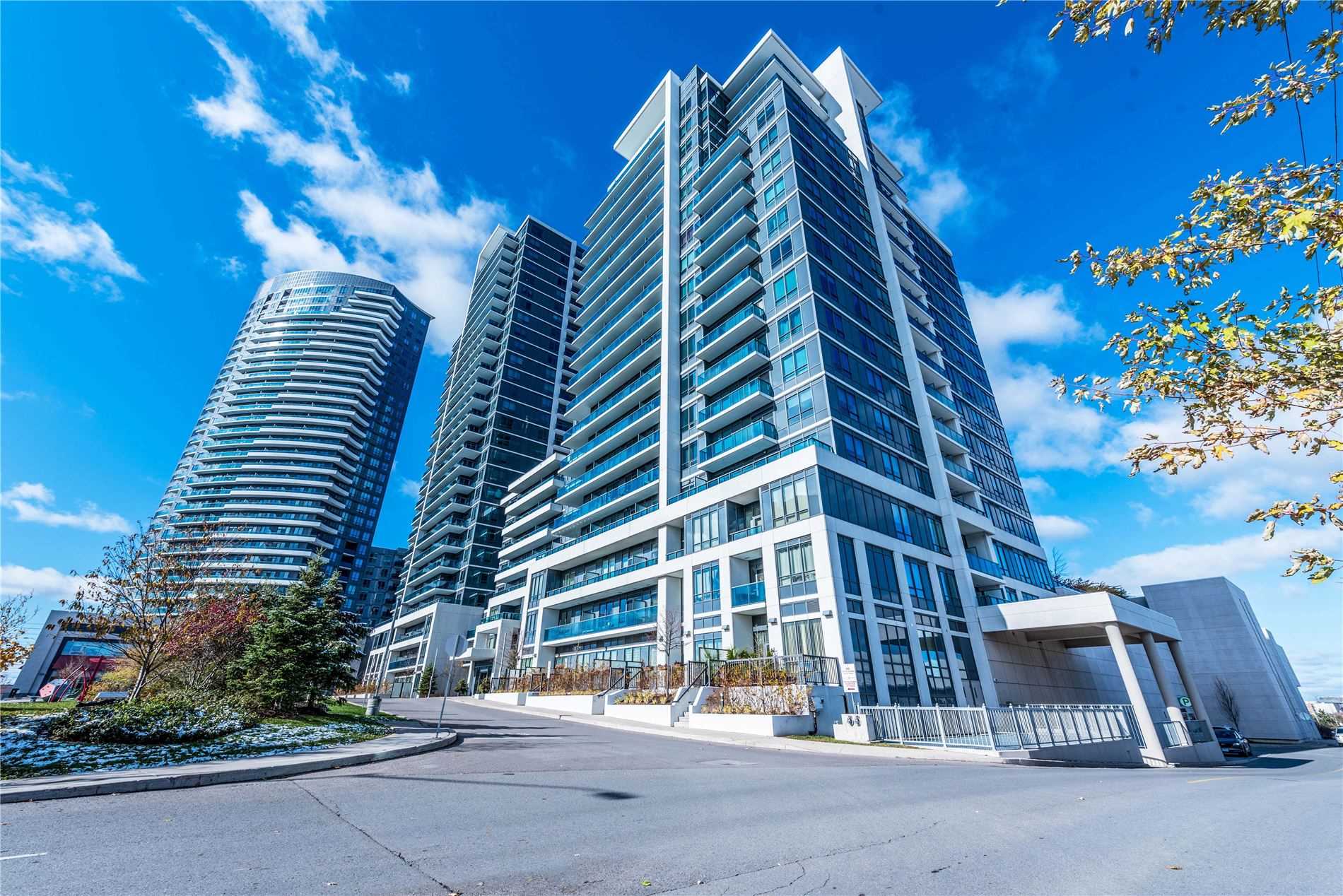 2406-7165 Yonge St  